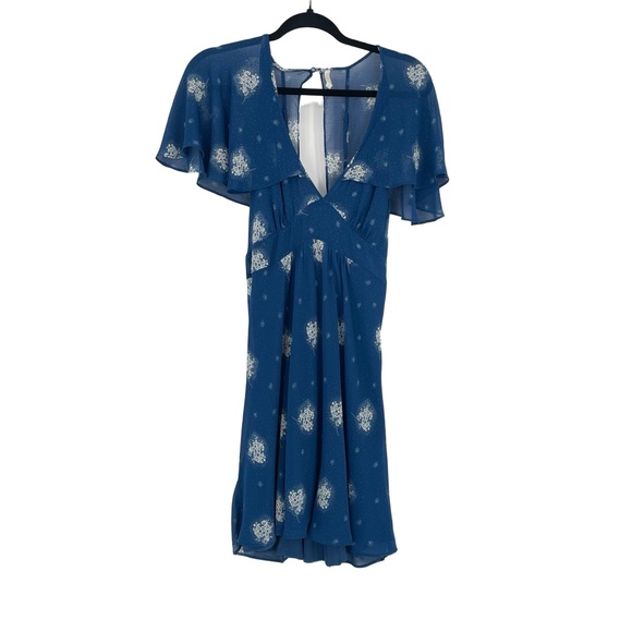 Urban Outfitters Womens Blue Flutter Sleeve Fairy Core VNeck Printed Dress Large - Picture 10 of 13